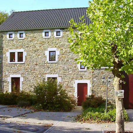 2 Bedrooms With Enclosed Garden And Wifi At 公寓 *