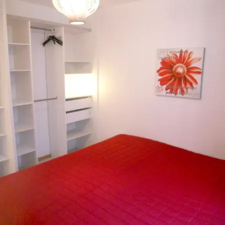 公寓 2 Bedrooms With Enclosed Garden And Wifi At *